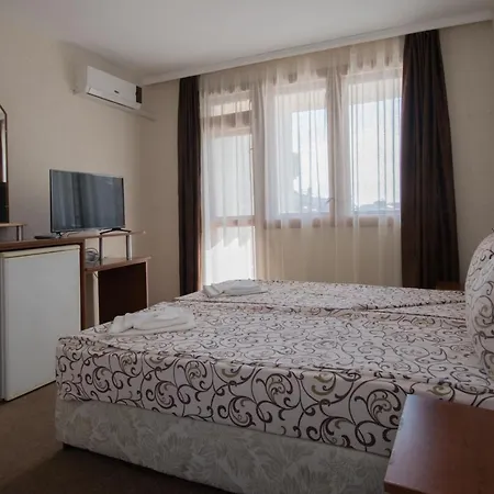 Hotel Briz 2*