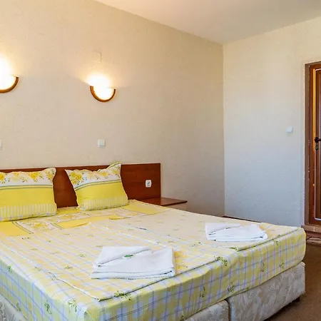 Hotel Briz 2*