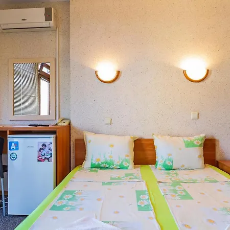 бриз Szálloda 2*