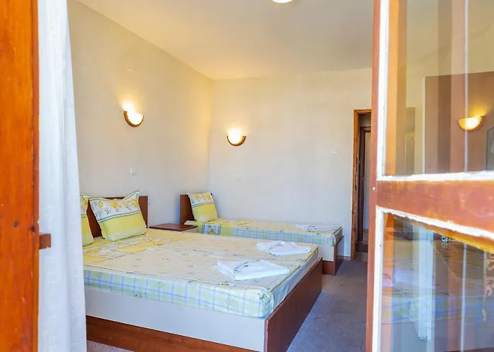 бриз Hotel Kiten (Burgas)